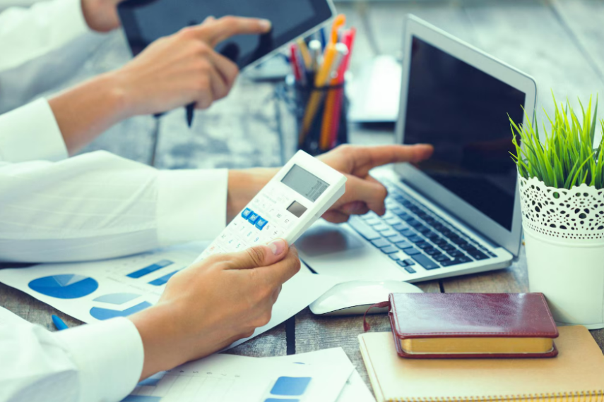 Small business payroll software features 2026